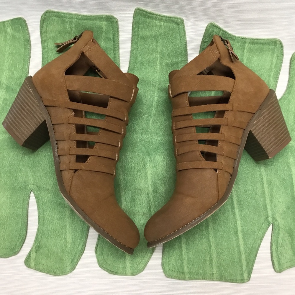Guess Nude Color Suede Ankle Boots - Picture 2 of 7